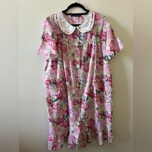 Vintage Pink Roses Housedress/Muumuu/ Robe Pearl Snap closure XL/XXL